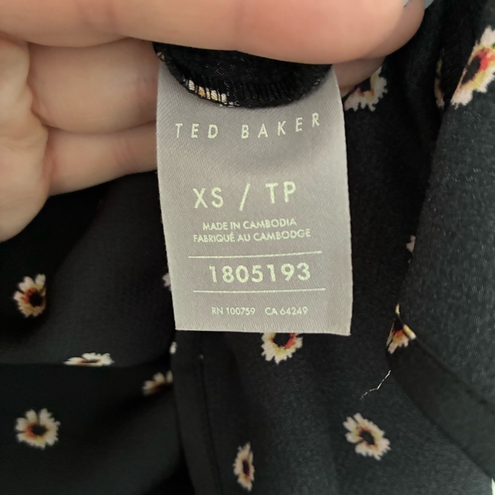 Ted Baker Black and White Fitted Long Sleeve Blouse - Picture 6 of 10
